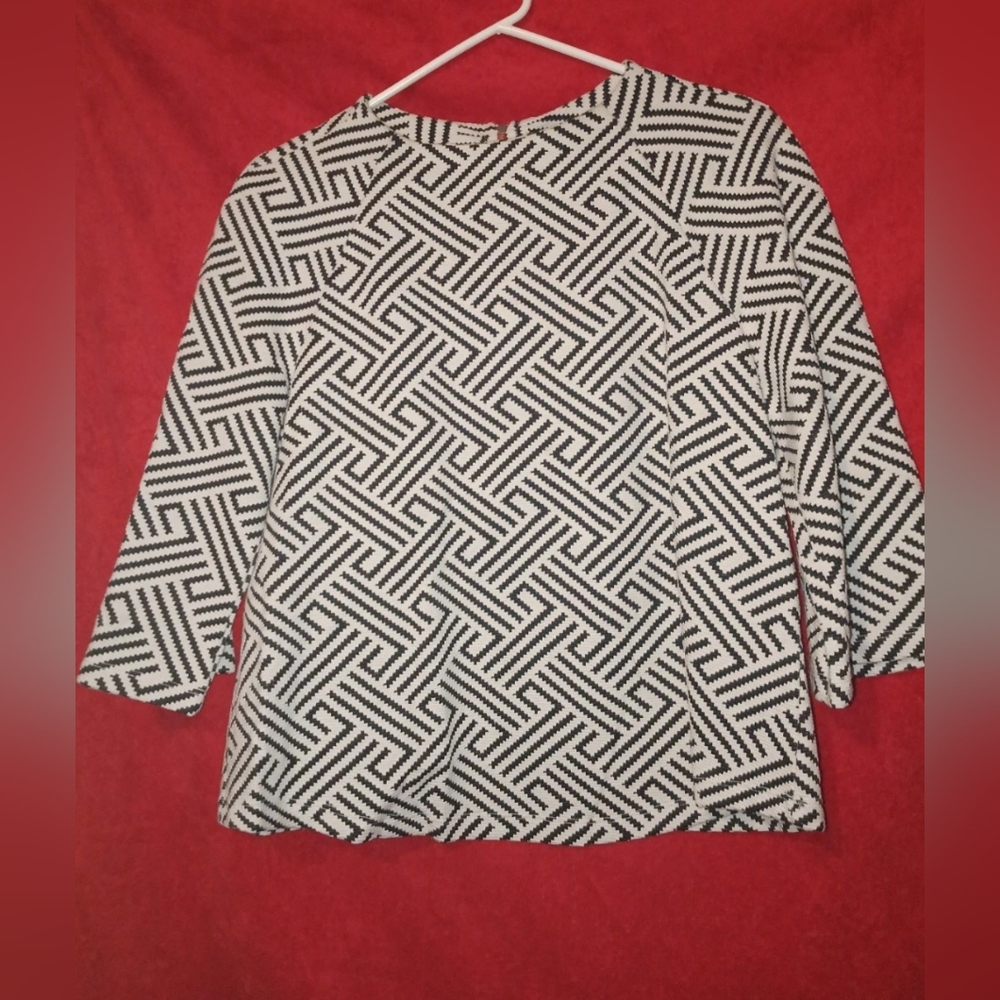 W5 Women's Structured  3/4 Sleeve Geometric Print Top Size M